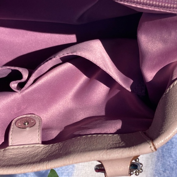 Mauve Leather Coach Handbag with removable shoulder strap - Picture 8 of 14